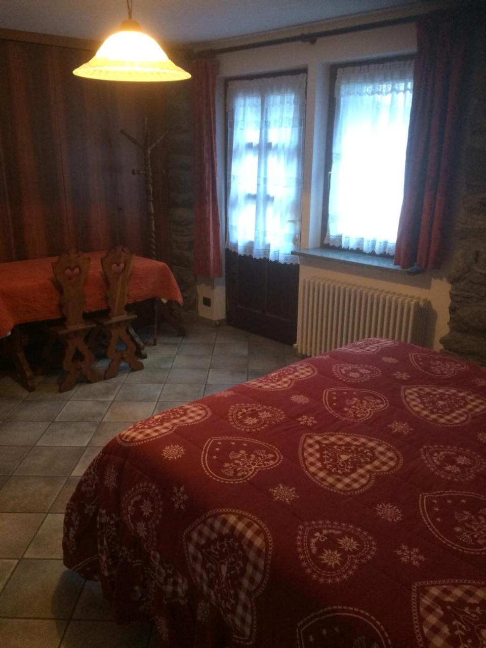 Affittacamere L'Abri Етрабълс Екстериор снимка