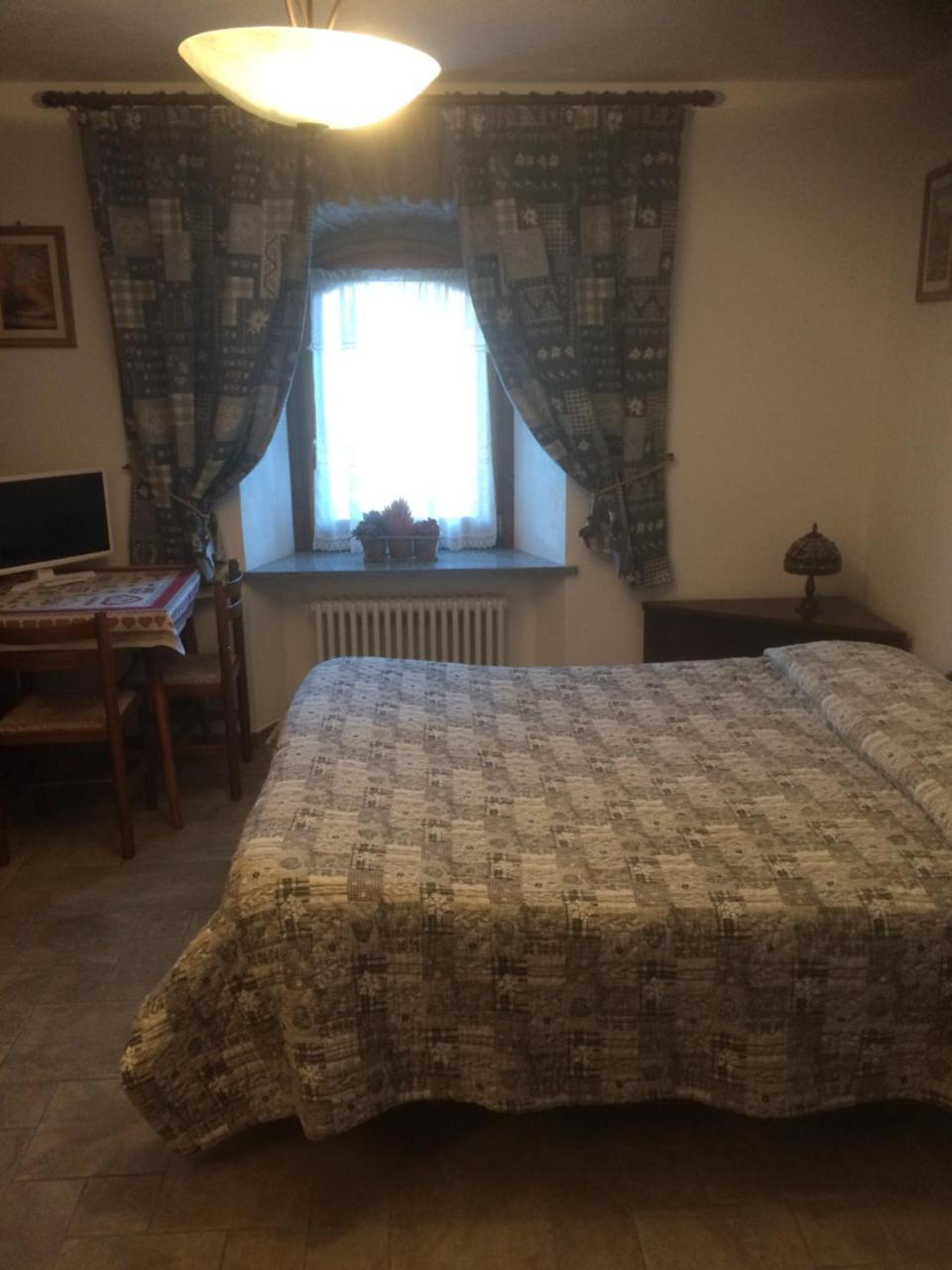 Affittacamere L'Abri Етрабълс Екстериор снимка